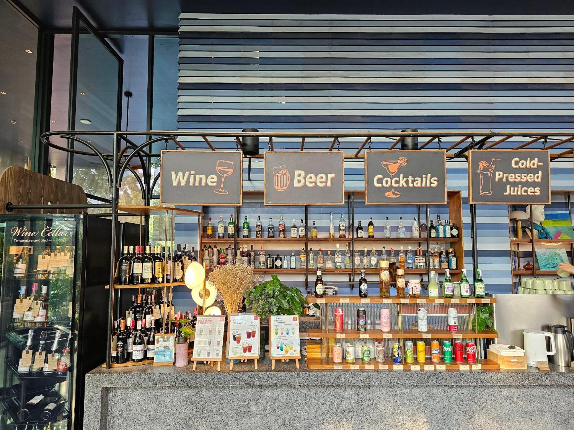Seamira House Huahin - SHA Aparthotel Bagian luar foto